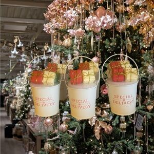 Holiday Ornament Set - Cream and Gold